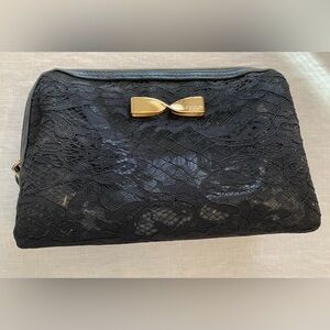 EUC Victoria’s Secret Makeup Bag.